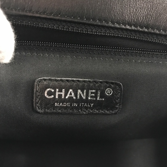 Chanel New Medium Le Boy Lambskin Flap - Picture 7 of 11